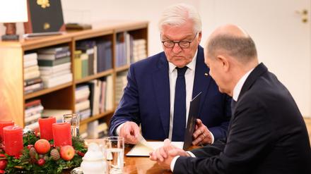 Der Bundespräsident entscheidet über den Wunsch des Kanzlers nach Auflösung des Bundestags.