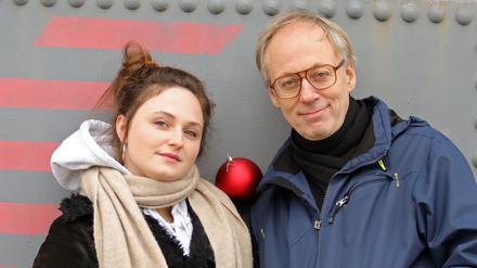 Arbeiten, damit andere feiern. Die Schauspieler und Familienmenschen Philipp Mauritz und Mascha Schneider verbringen den ersten Weihnachtsfeiertag auf der Bühne, als Hauptdarsteller des Musicals „Lazarus“.