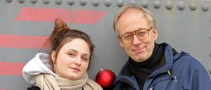 Arbeiten, damit andere feiern. Die Schauspieler und Familienmenschen Philipp Mauritz und Mascha Schneider verbringen den ersten Weihnachtsfeiertag auf der Bühne, als Hauptdarsteller des Musicals „Lazarus“.