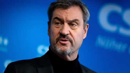 Markus Söder, CSU-Vorsitzender und Ministerpräsident von Bayern, nimmt nach einer Sitzung des CSU-Vorstandes in der Parteizentrale an einer Pressekonferenz teil.