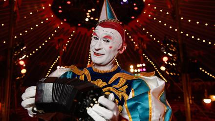„Weißclown“ Gensi aus dem Roncalli Weihnachtszirkus.