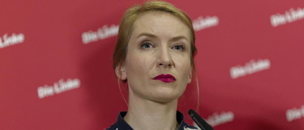 Linke stellt für Wahlprogramm vor 2024-12-09 Deutschland, Berlin Bundespressekonferenz: Die Partei Die Linke stellt den Entwurf ihres Wahlprogramms zur Bundestagswahl 2025 vor. Im Bild Ines Schwerdtner, Vorsitzende Die Linke. *** Die Linke presents its election program 2024 12 09 Germany, Berlin Federal Press Conference The Left Party presents the draft of its election program for the 2025 Bundestag elections In the picture Ines Schwerdtner, Chairwoman of Die Linke