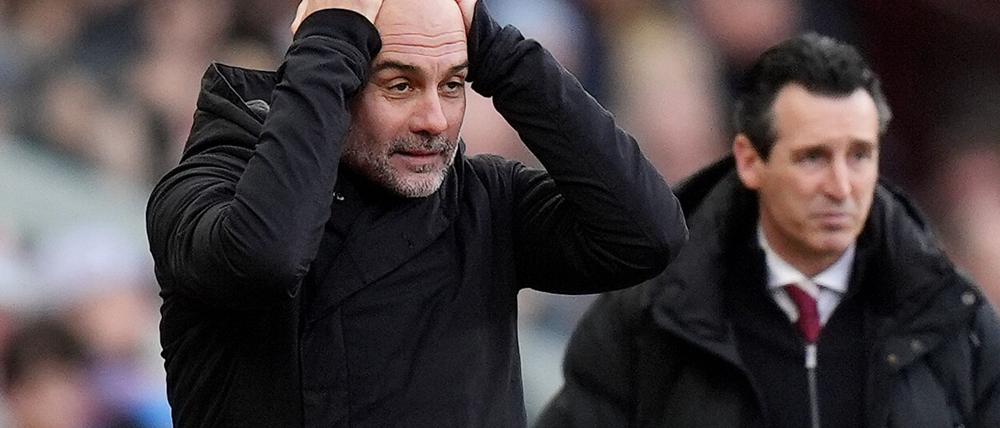 Immer tiefer in der Krise: Manchester Citys Trainer Pep Guardiola (l).