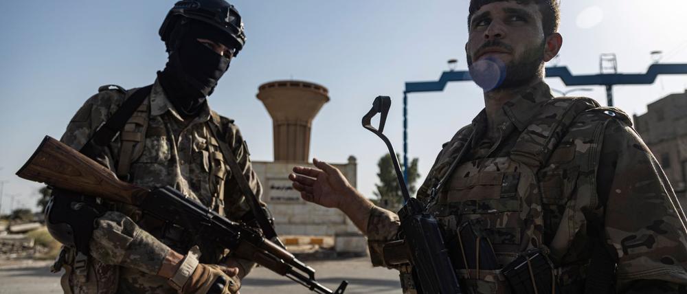 Die Kurden rechnen mit einem Angriff der türkischen Armee und ihrer syrischen Verbündeten auf die Grenzstadt Kobane.