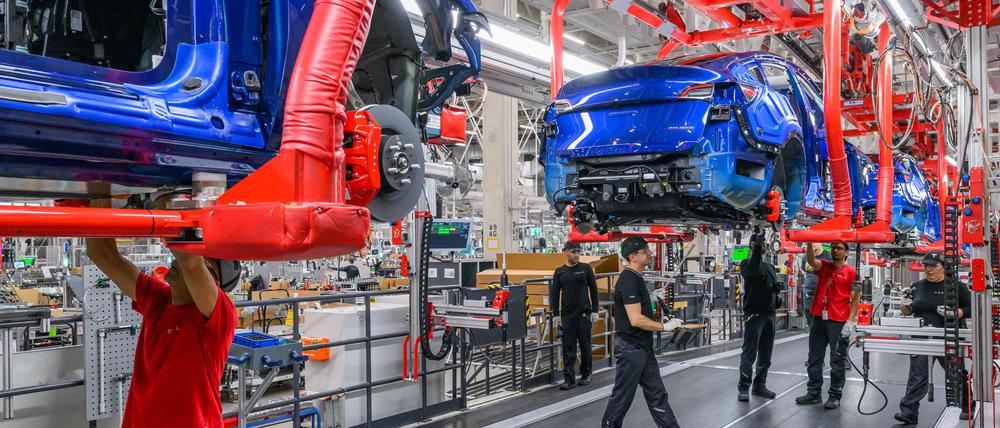 Ostdeutsche Autofabriken haben mit Auslastungsproblemen zu kämpfen. Einer Analyse zufolge ist 2025 keine wirkliche Trendwende zu erwarten. (Archivbild)