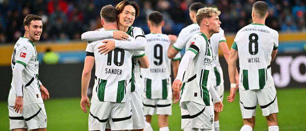 Gladbach bejubelt den Sieg bei der TSG Hoffenheim.