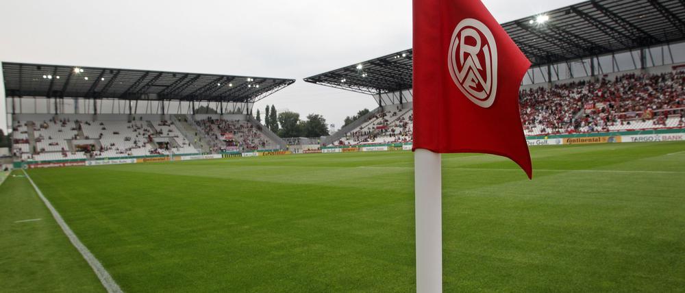 Ein Zuschauer des Drittligaspiels Essen gegen Stuttgart II bekam eine Anzeige wegen Volksverhetzung. 
