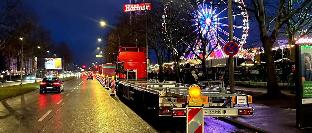 Lkw dienen als Barriere vor dem Weihnachtsrummel.
