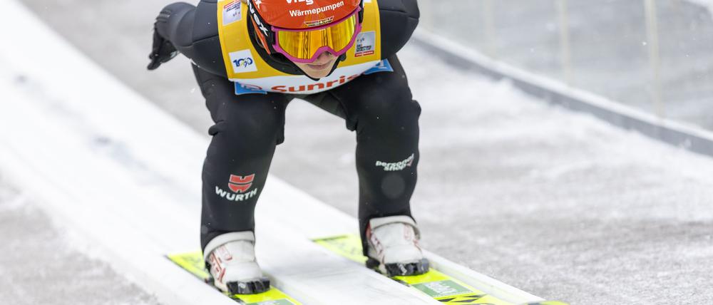 Samstag erfolgreich, Sonntag gestoppt: Der Wettkampf von Katharina Schmid wurde abgebrochen.