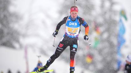 Selina Grotian aus Deutschland während des 4x6 km Biathlon Staffel-Bewerbs der Frauen.