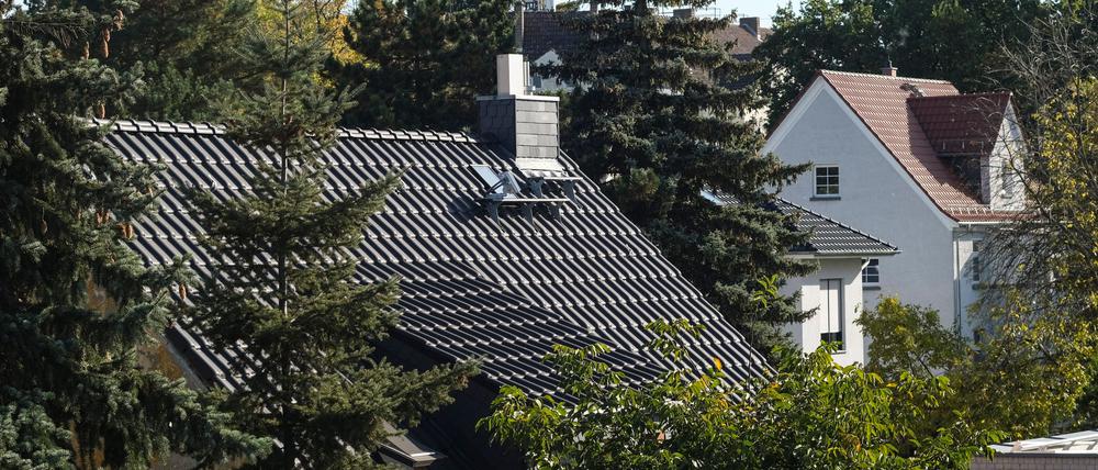 Berlins Finanzämter verschicken derzeit die Grundsteuerbescheide. Nicht alle Immobilienbesitzer werden noch dieses Jahr einen solchen Bescheid bekommen. (Archivbild)