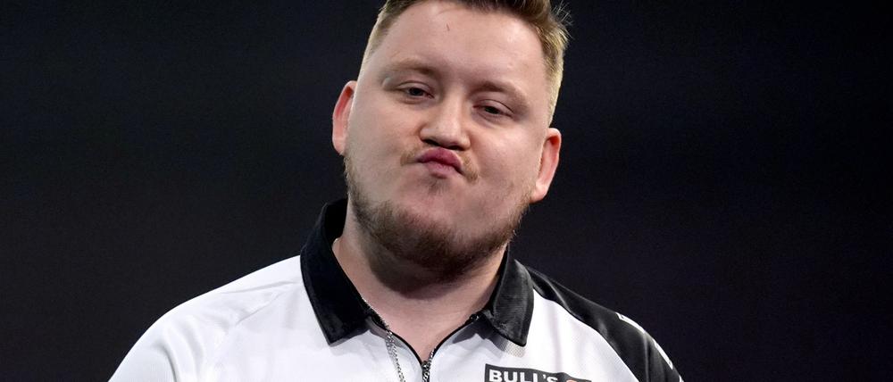 Martin Schindler ist nach diversen Fehlwürfen auf die Doppelfelder bedient.