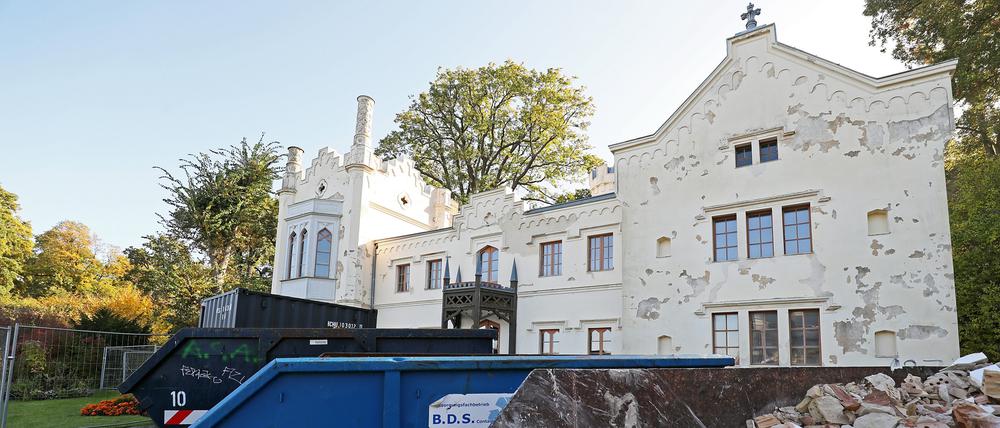 Kleines Schloss im Park Babelsberg während der Sanierung. 