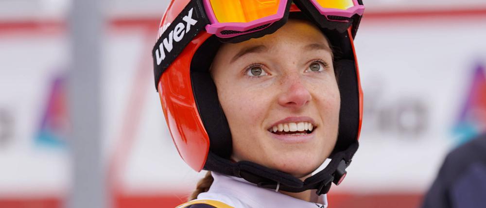 Katharina Schmid hofft auf eine Tournee der Frauen.