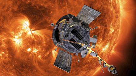 Die Computergrafik zeigt die „Parker Solar Probe“-Sonde der US-Raumfahrtbehörde Nasa auf dem Weg zur Sonne. Die Nasa-Sonde „Parker Solar Probe“ ist durch die äußere Atmosphäre der Sonne geflogen und hat damit nach Angaben der US-Raumfahrtbehörde als erstes Raumschiff diesen Stern berührt.