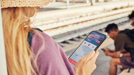 Mit der App des Berliner Plattformunternehmens Omio können Nutzer Tickets für Reisen per Bahn, Flugzeug, Bus oder Fähre buchen.