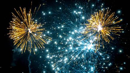 Für viele gehört es zur Tradition, das Neue Jahr mit einem Feuerwerk zu begrüßen.