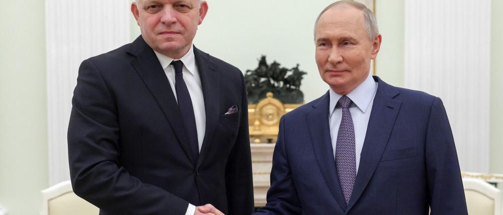 Der ukrainische Präsident Wolodymyr Selenskyj hat schwere Vorwürfe gegen den slowakischen Premier Robert Fico nach dessen Besuch bei Kremlchef Wladimir Putin 