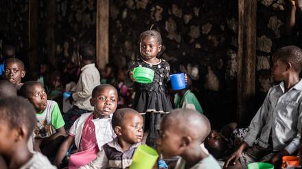 Unterernährte Kinder wie hier in einem Flüchtlingscamp sind bei Malaria-Infektionen stark gefährdet. 