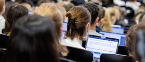 Berliner Studierende werden auch unter den Kürzungen leiden.
