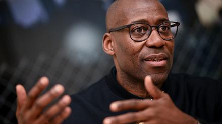 Will die Lafayette-Idee für die ZLB nicht begraben: Kultursenator Joe Chialo. (Archivbild) 