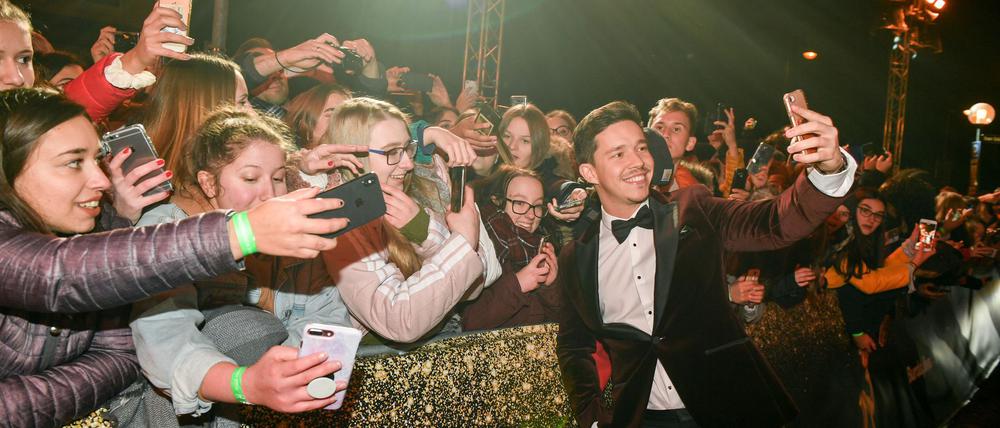 Selfie-Time bei Nico Santos - aber nicht mehr im Flugzeug. (Archivbild)