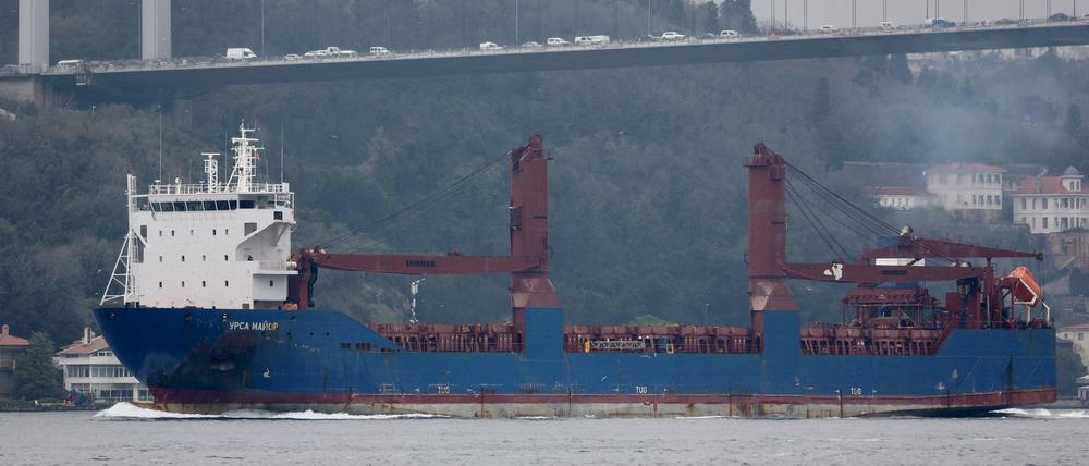 14 Mitglieder der insgesamt 16-köpfigen Besatzung des Schiffs „Ursa Major“ seien am Montagabend circa 40 Seemeilen vor Cartagena geborgen worden