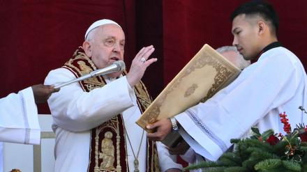Franziskus erteilte den Segen „Urbi et Orbi“.