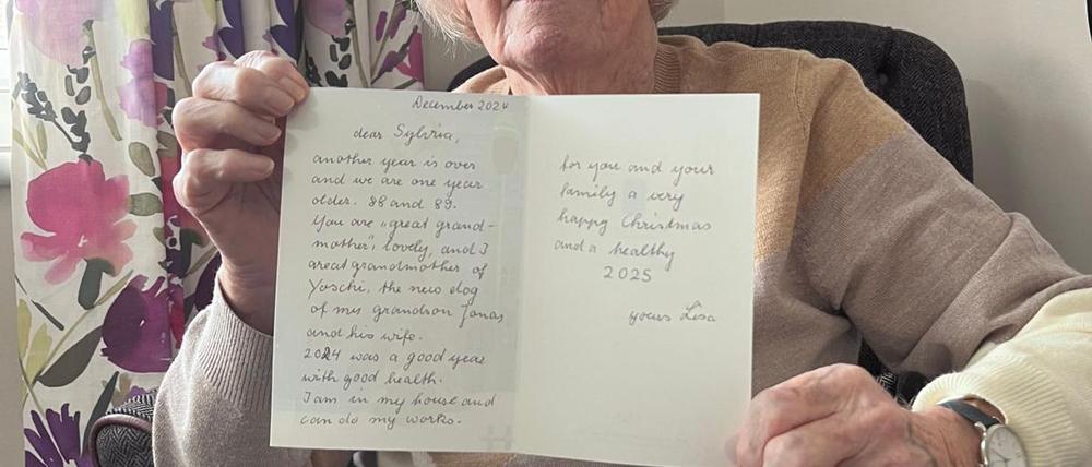 Seit Jahrzehnten schreibt Sylvia Perkins ihrer deutschen Brieffreundin - getroffen oder gesprochen hat sie sie nie.