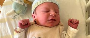 Leonardt ist Potsdams Weihnachtsbaby 2024. Er kam im Klinikum "Ernst von Bergmann" am 24. Dezember um 3.22 Uhr auf die Welt. 