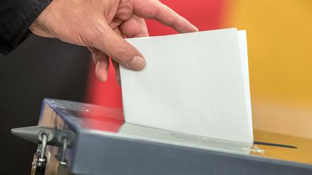 Für die vorgezogene Bundestagswahl braucht es in Berlin in mehreren Bezirken noch Helfer. (Illustration) 