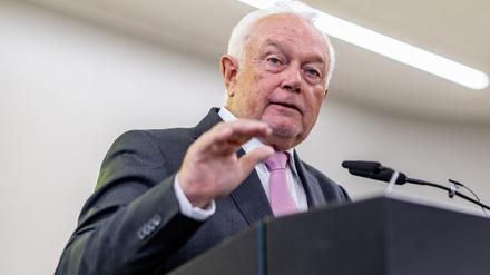 Wolfgang Kubicki (FDP), Spitzenkandidat seiner Partei für die Bundestagswahl, spricht bei der Landesvertreterversammlung der FDP zur Bundestagswahl 2025 im Congress Center der Holstenhallen.