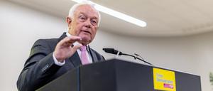 Wolfgang Kubicki (FDP), Spitzenkandidat seiner Partei für die Bundestagswahl, spricht bei der Landesvertreterversammlung der FDP zur Bundestagswahl 2025 im Congress Center der Holstenhallen.