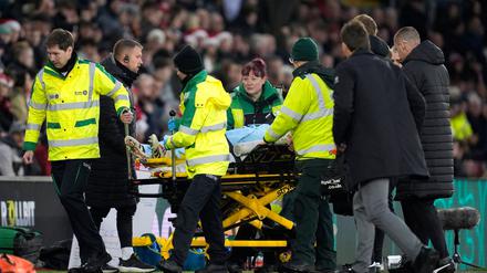 West Hams Torwart Lukasz Fabianski musste beim Spiel in Southampton verletzt raus.
