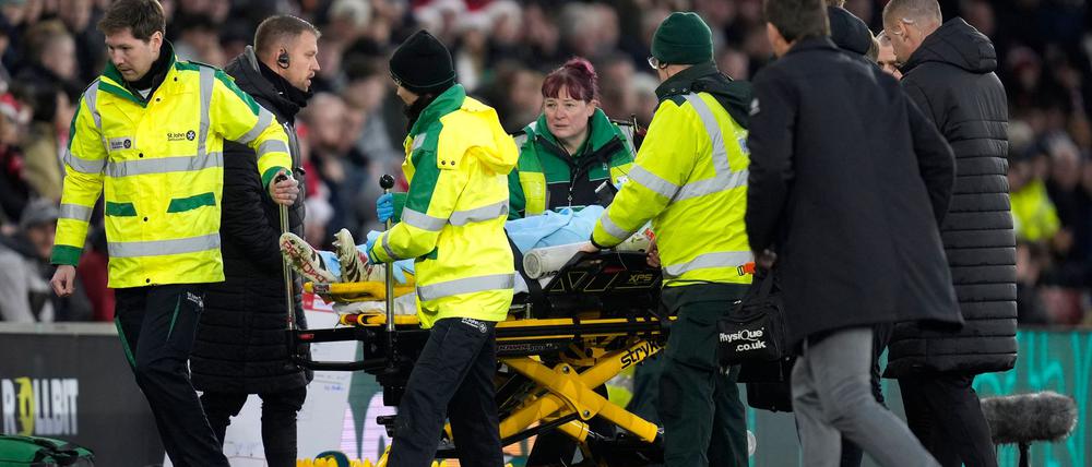 West Hams Torwart Lukasz Fabianski musste beim Spiel in Southampton verletzt raus.