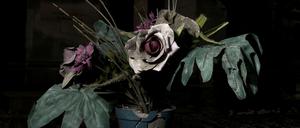 Zwischen schön und schrecklich: Moritz Wehrmanns Fotografie „Les Fleurs du Mal“ von 2021.