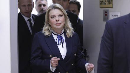 Sara Netanjahu, Ehefrau des israelischen Ministerpräsidenten Netanjahu, trifft zu einer Anhörung vor dem Magistratsgericht ein.