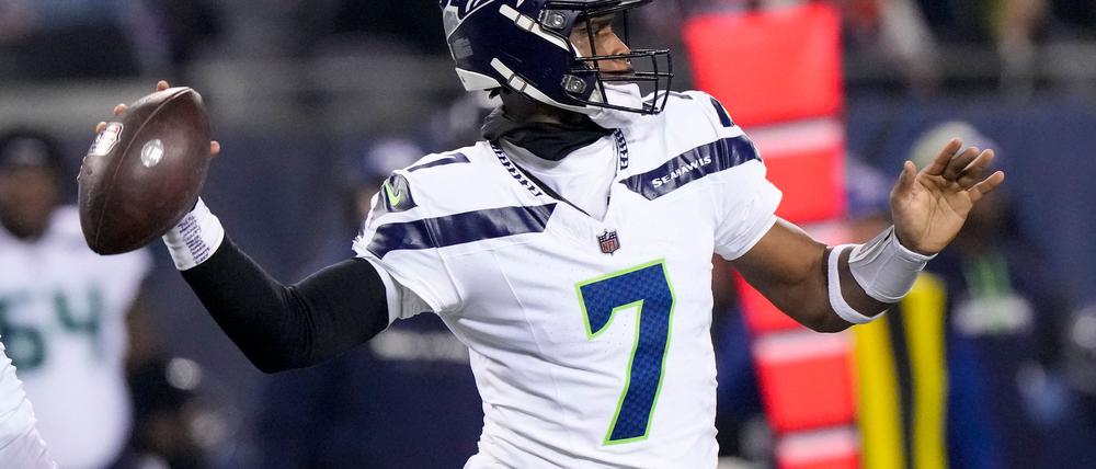 Quarterback Geno Smith gewann mit Seattle trotz schwacher Offensivleistung in Chicago.