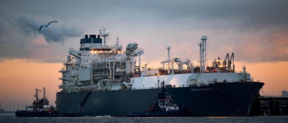 Das LNG-Spezialschiff „Höegh Esperanza“ vor Wilhelmshaven (Archivbild vom 15. Dezember 2022).