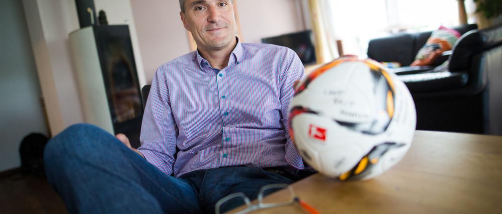 DFB-Schiedsrichterchef Knut Kircher hat eine positive Saison-Zwischenbilanz gezogen.