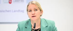 Kathrin Wahlmann (SPD), Justizministerin Niedersachsen, spricht bei einer Kabinettspressekonferenz.
