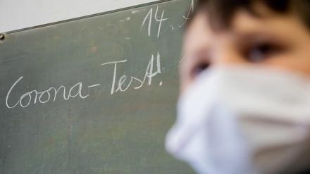 Schnelltests sollen Infektionen an Schulen vorbeugen. 