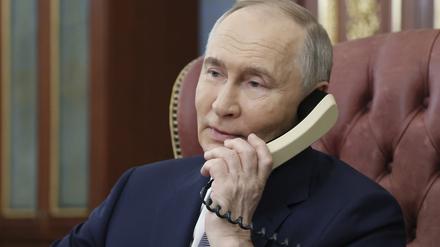 Mit Kiew telefoniert der Kreml-Chef Putin im Rahmen der landesweiten Wohltätigkeitsaktion „Weihnachtsbaum der Wünsche“ vermutlich nicht. 