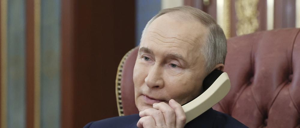 Mit Kiew telefoniert der Kreml-Chef Putin im Rahmen der landesweiten Wohltätigkeitsaktion „Weihnachtsbaum der Wünsche“ vermutlich nicht.
