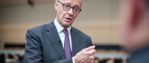 CDU-Parteichef Merz wünscht sich neue Gesetze nach Magdeburg. (Archivbild)