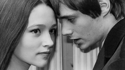 Olivia Hussey and Leonard Whiting, die in Franco Zeffirellis Drama „Romeo und Julia“ von 1967.