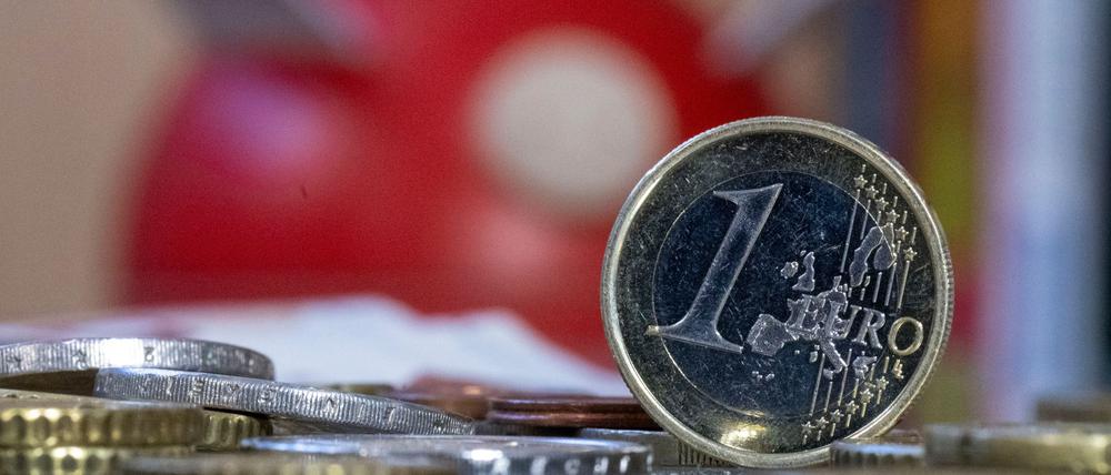 Wieder schlechtere Zeiten für Sparerinnen und Sparer (Symbolbild)