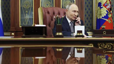 Der russische Präsident Wladimir Putin hat am Samstag mit seinem aserbaidschanischen Amtskollegen telefoniert.