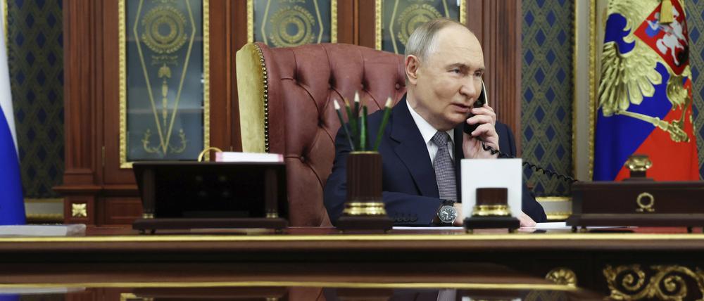 Der russische Präsident Wladimir Putin hat am Samstag mit seinem aserbaidschanischen Amtskollegen telefoniert.