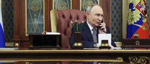 Der russische Präsident Wladimir Putin hat am Samstag mit seinem aserbaidschanischen Amtskollegen telefoniert.